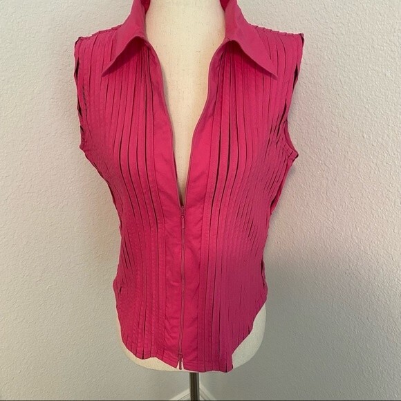 RAVEL Striking Pink Top with unique cut out style zipper front, collar size M - Picture 12 of 12